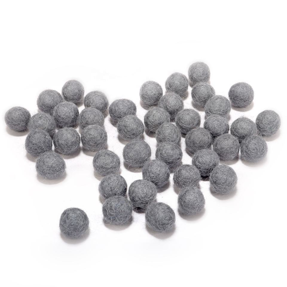 0-5cm-felt-balls