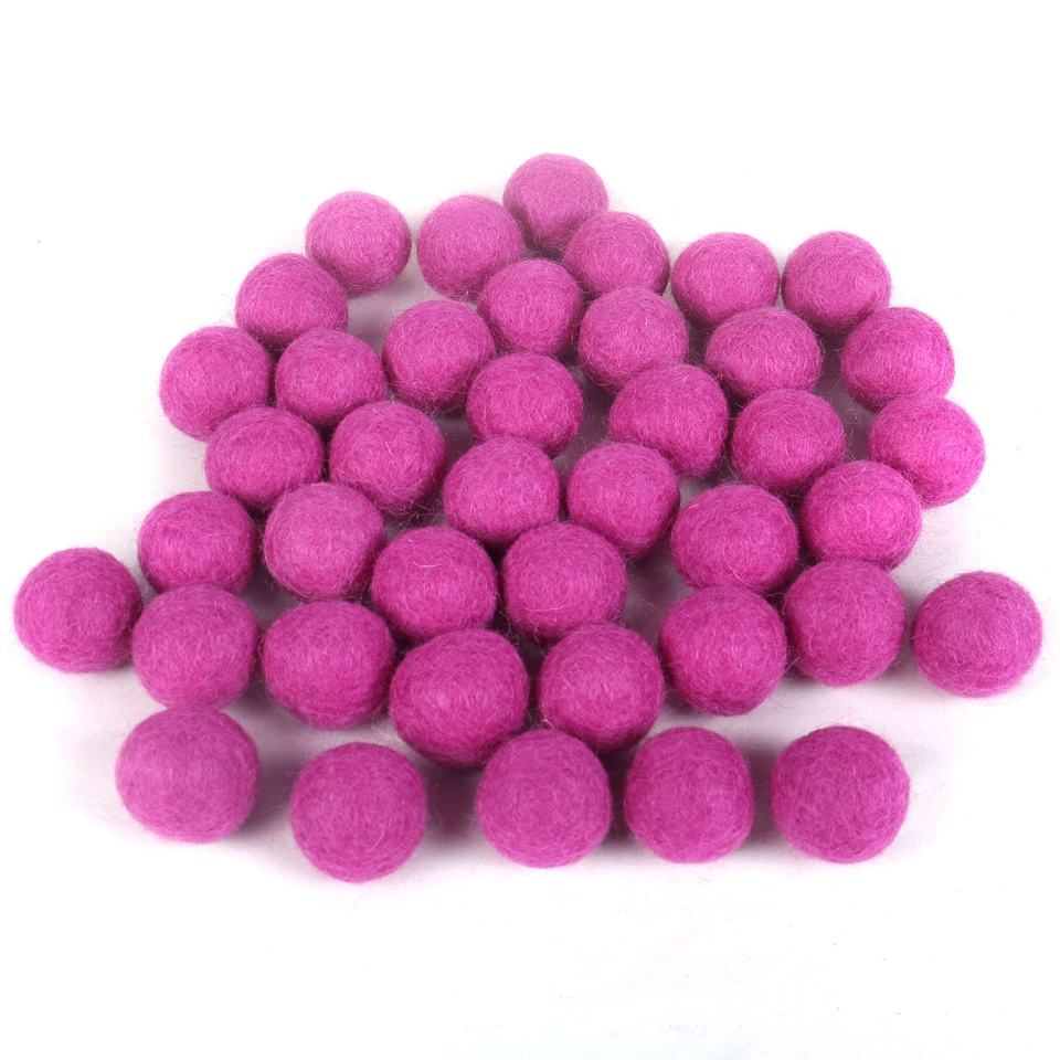 1-5cm-felt-balls