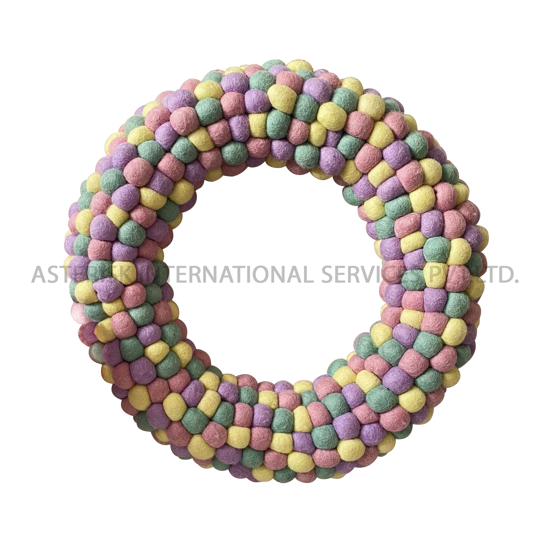 green-red-white-wreath